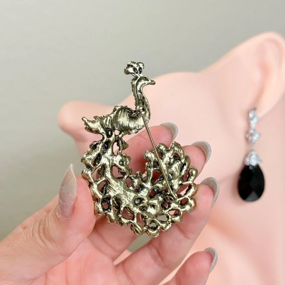⚜️ Colorful Peacock Brooch With Crystals 🦚